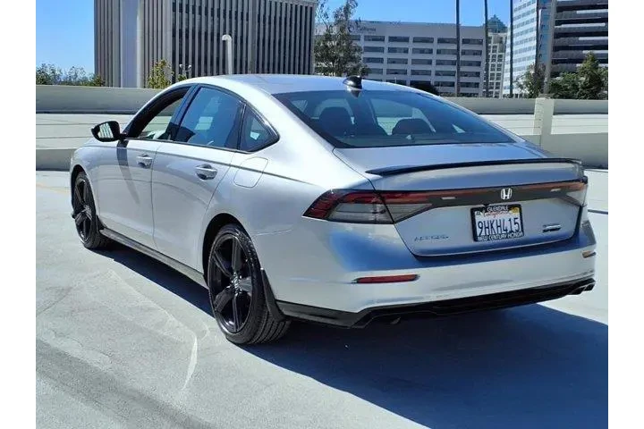 $25667 : Honda Accord Hybrid 2023 Spo image 6