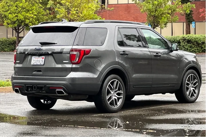 Ford Explorer 2016 AWD Sport image 3