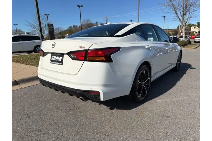 $21810 : Nissan Altima 2025 2.5 SR 4d image 7