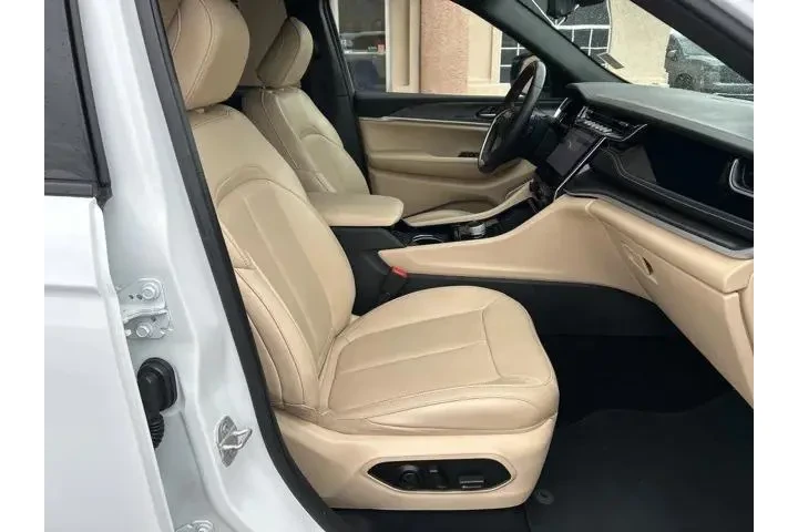 $30995 : Jeep Grand Cherokee 2023 4x4 image 7