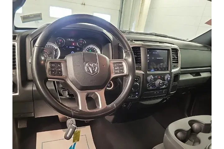 $27192 : Ram 1500 Classic 2022 4x4 SL image 8