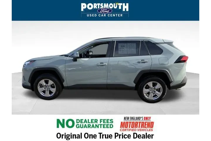 $27995 : Toyota RAV4 2023 AWD XLE 4dr image 2