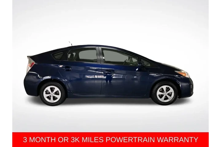 $11988 : 2015 Prius Two image 6