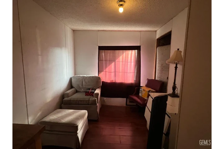 $1000 : Cozy 2- bedroom and 1 bath image 6