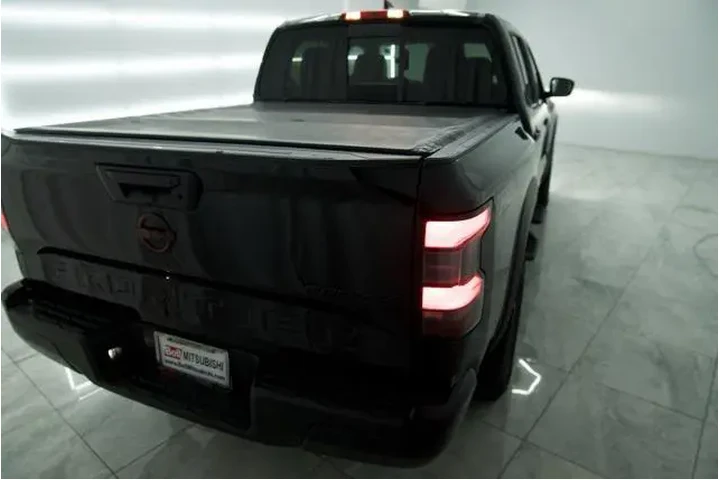 $12900 : Nissan Frontier 2014 4x4 SV image 6