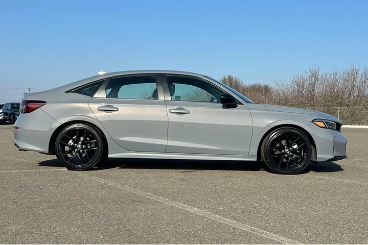 $27981 : Honda Civic 2025 Sport 4dr S image 2