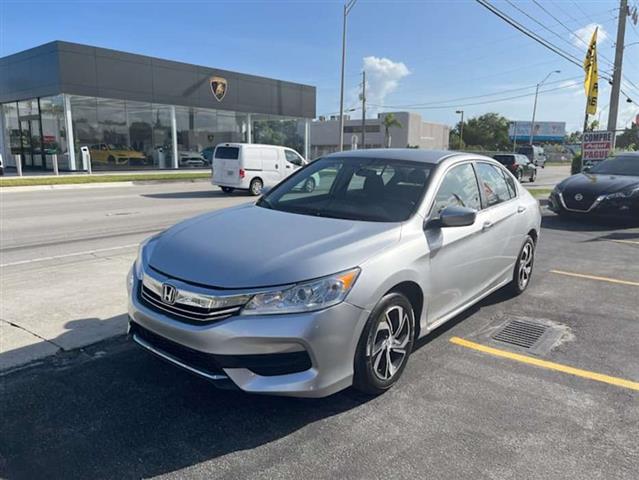 $14800 : 2017 Honda Accord image 3