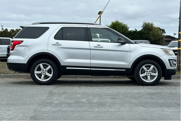 Ford Explorer 2016 AWD XLT 4 image 6