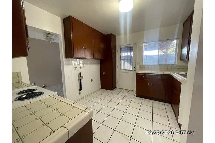 $800 : Home...Fullerton, CA image 5