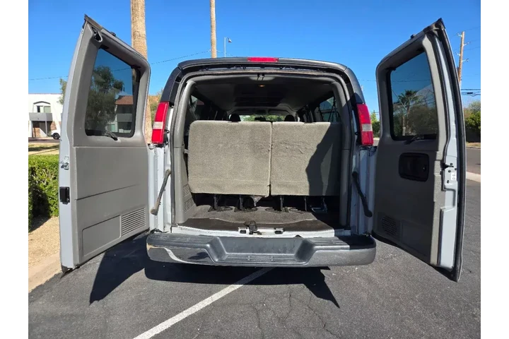 $22995 : 2017 Express Passenger image 3