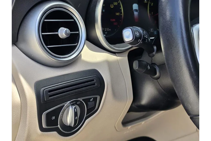 $31900 : Mercedes-Benz GLC 2022 GLC 3 image 7