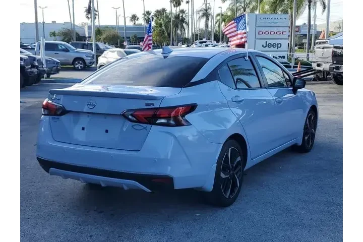 $16595 : Nissan Versa 2024 SR 4dr Sed image 7