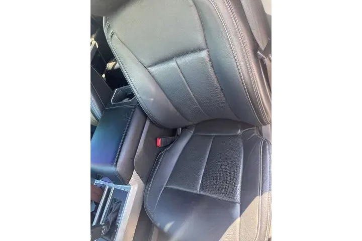 $33164 : Ford F-150 2019 4x4 Lariat 4 image 8