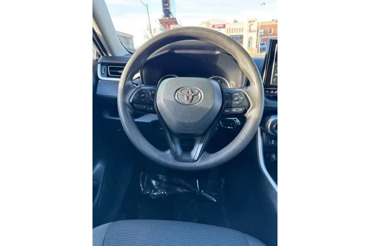 $20995 : 2022 RAV4 Hybrid LE image 8