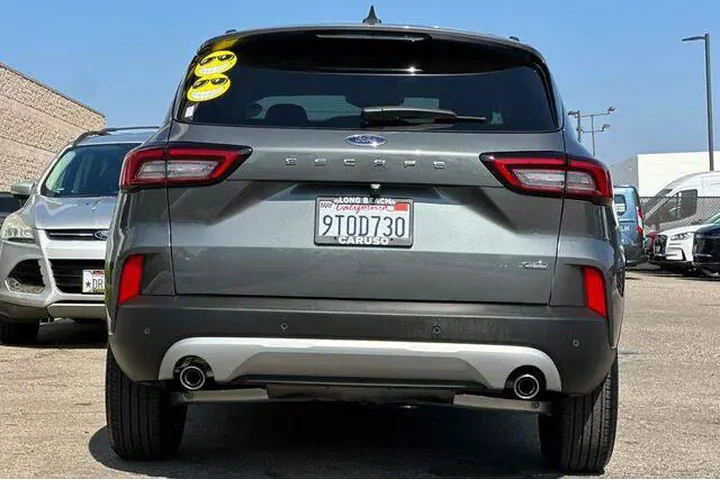 $35375 : Ford Escape Plug-In Hybrid 2 image 4