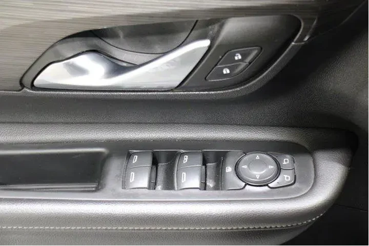 $20987 : GMC Terrain 2023 SLE 4dr SUV image 6