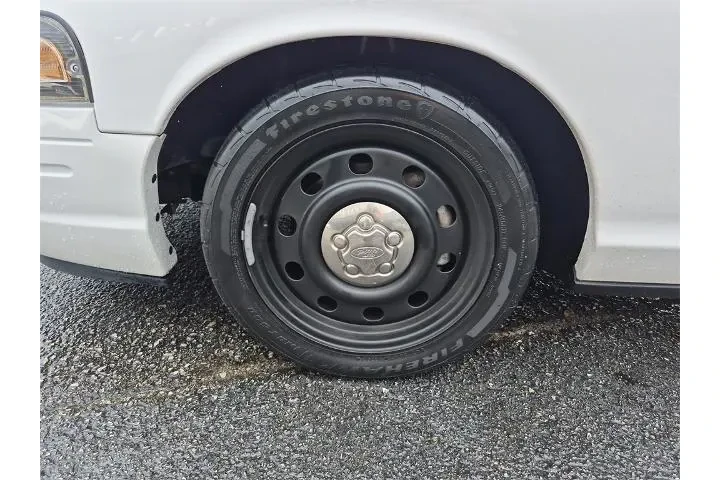 $3988 : Ford Crown Victoria 2011 Pol image 7