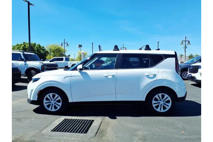 $16308 : Kia Soul 2023 S 4dr Crossove image 3