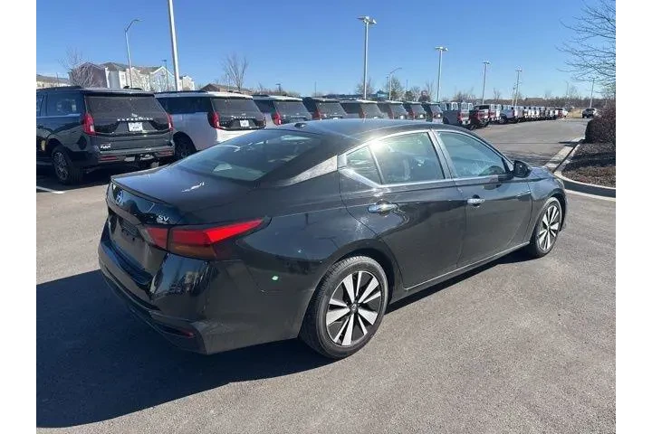 $15000 : Nissan Altima 2021 2.5 SV 4d image 6