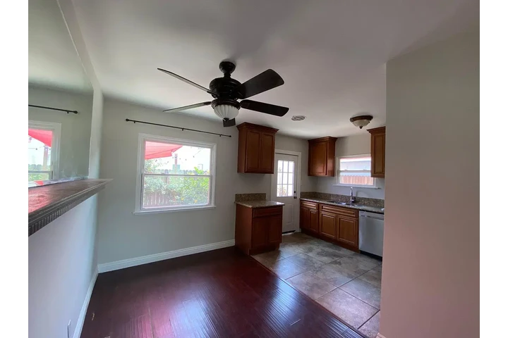 $800 : Encantadora casa de 2 dormitor image 7