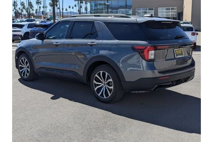$39999 : Ford Explorer 2025 ST-Line 4 image 4