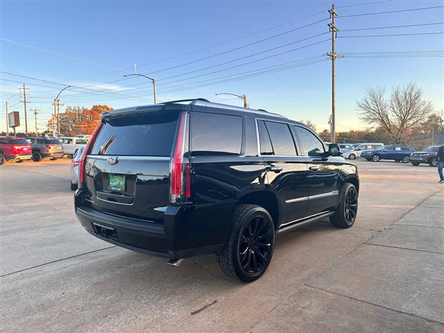 $33695 : 2017 Escalade image 6