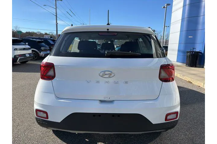 $19977 : Hyundai VENUE 2025 SE 4dr Cr image 7