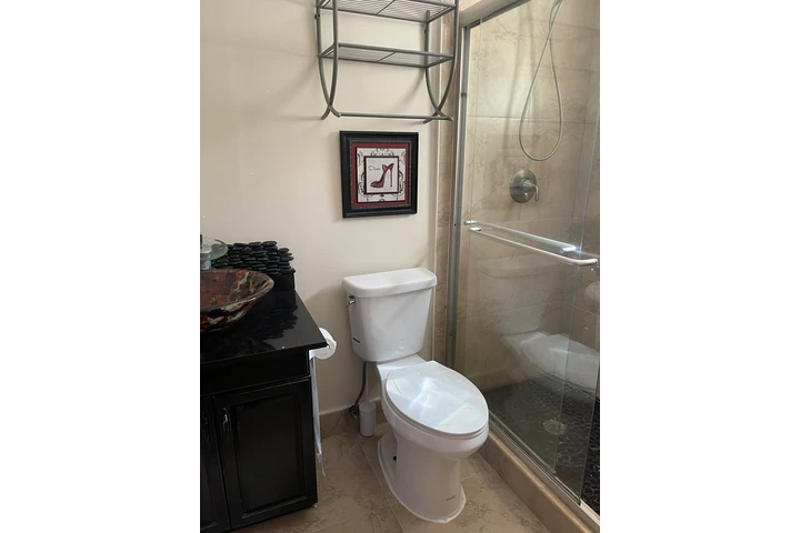 $1200 : Rentó bonito cómodo Eficiency image 5