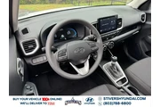 $22379 : Hyundai VENUE 2026 SE 4dr Cr thumbnail
