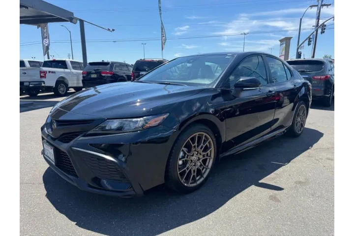 $25998 : 2023 Camry SE Nightshade image 5