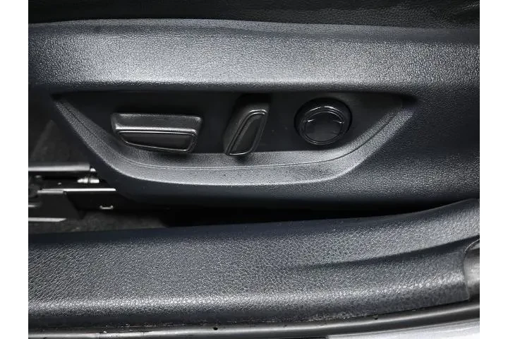 $30491 : Toyota Camry 2025 LE 4dr Sed image 8