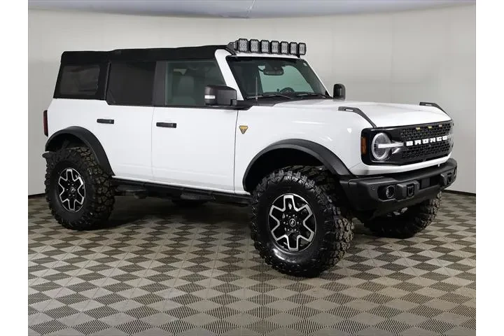 $39599 : Ford Bronco 2022 4x4 Base Ad image 2