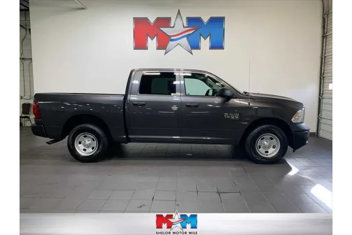 $24989 : Ram 1500 Classic 2020 4x4 Tr image 1