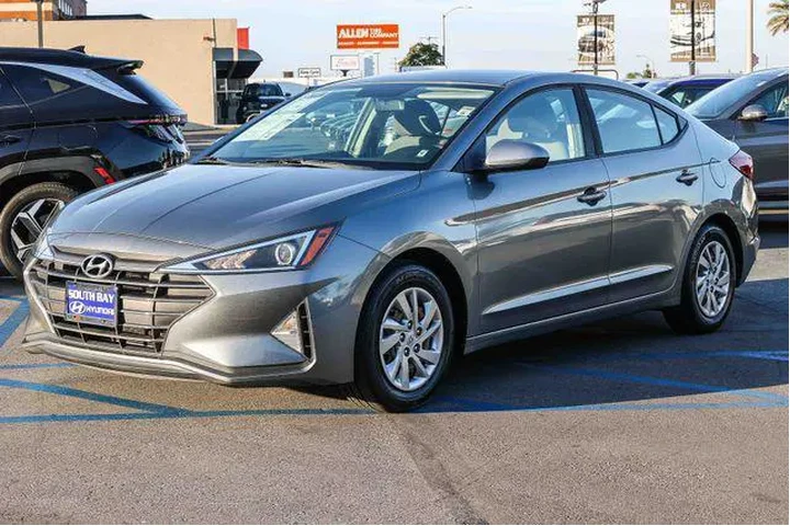 $9798 : Hyundai ELANTRA 2019 SE 4dr image 3
