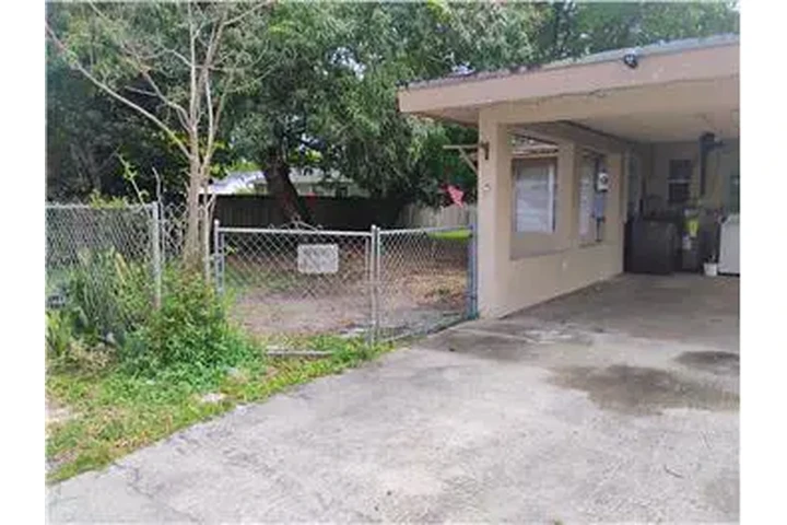 $1975 : Rental property with 2 bedro image 2