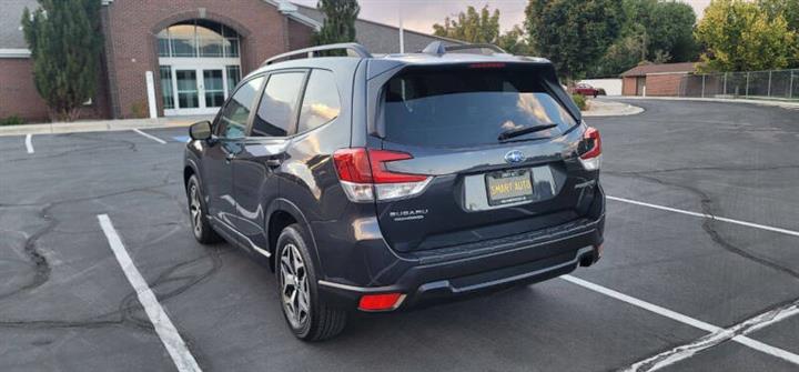 $20700 : 2019 Forester Premium image 7