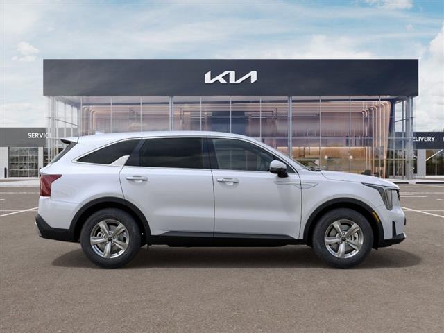 $34085 : New 2025 Sorento LX image 8