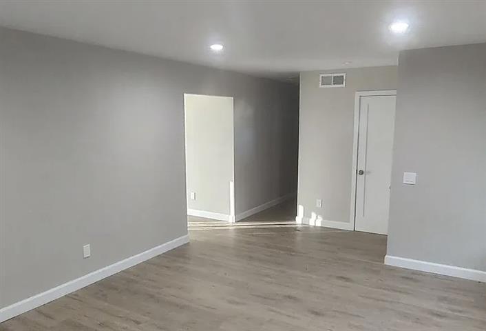 $2560 : HOUSE RENT IN SAN DIEGO CA image 2