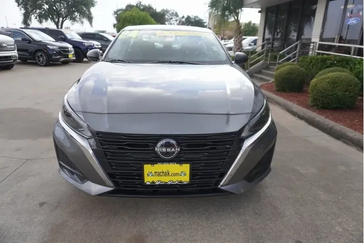 $20488 : Nissan Altima 2024 2.5 SV 4d image 2