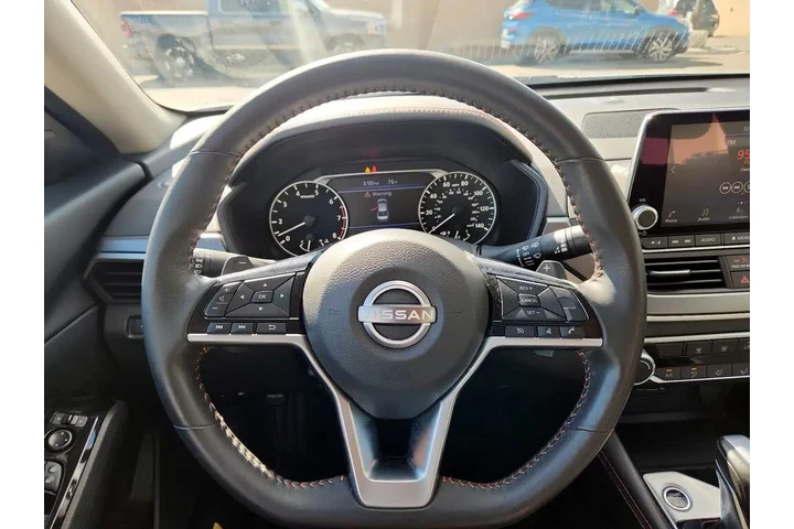 $22998 : Nissan Altima 2023 2.5 SR 4d image 9