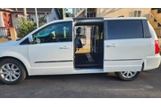 $6700 : 2016 town and country chysler thumbnail