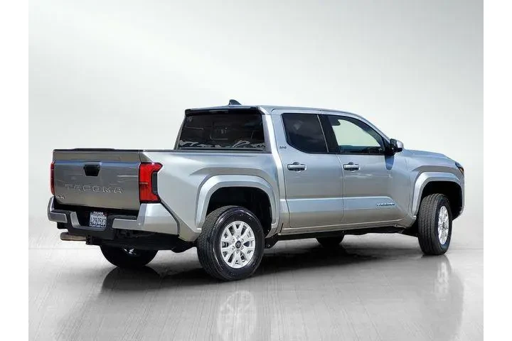 $37365 : Toyota Tacoma 2024 4x4 SR5 4 image 4