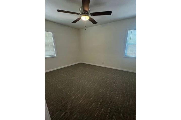 $2500 : READY TO MOVE IN HOME image 5