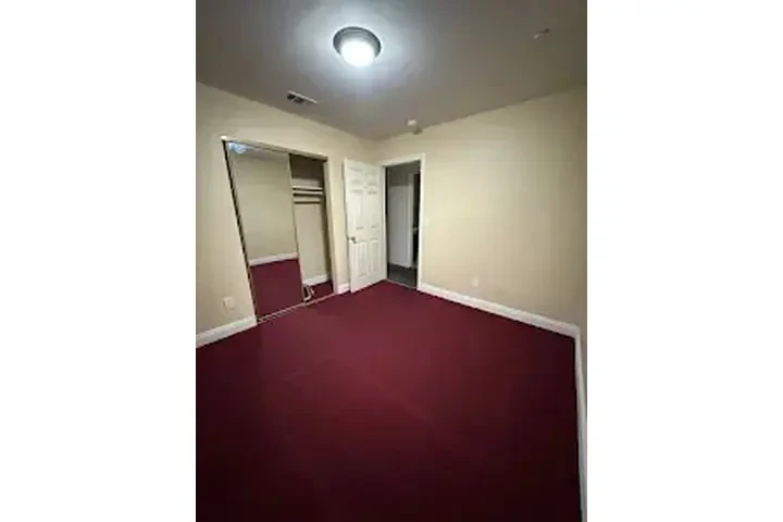 RECÁMARA 📍76th y Central Ave image 1