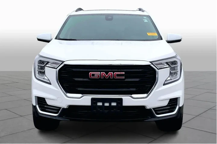 $19899 : GMC Terrain 2022 SLE 4dr SUV image 3