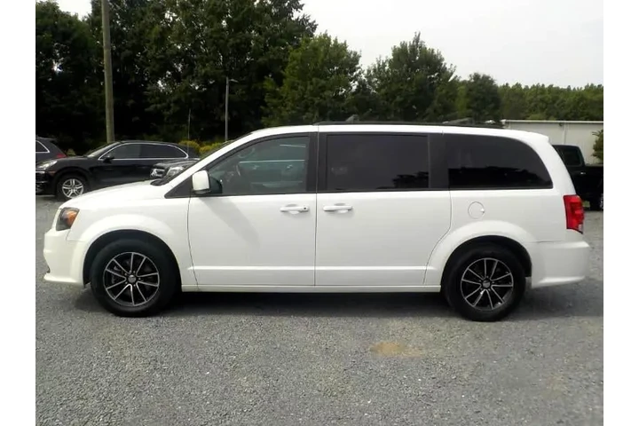 $10899 : 2019 Grand Caravan GT image 2