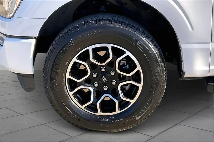 $39999 : Ford F-150 2023 4x4 XLT 4dr image 10