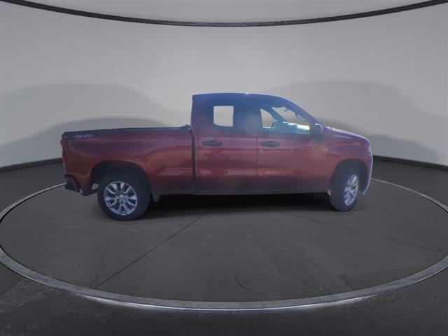 PRE-OWNED 2022 CHEVROLET SILV image 9