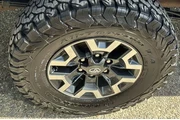 $37850 : Toyota Tacoma 2022 4x4 TRD P thumbnail