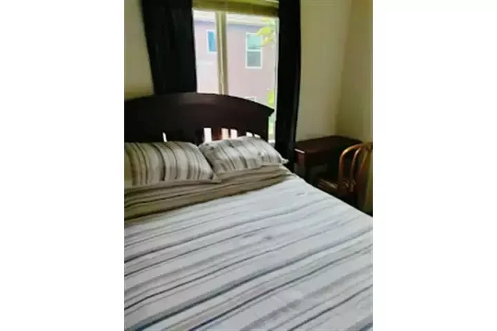 $800 : RENTO DOS CUARTOS AMUEBLADOS image 2